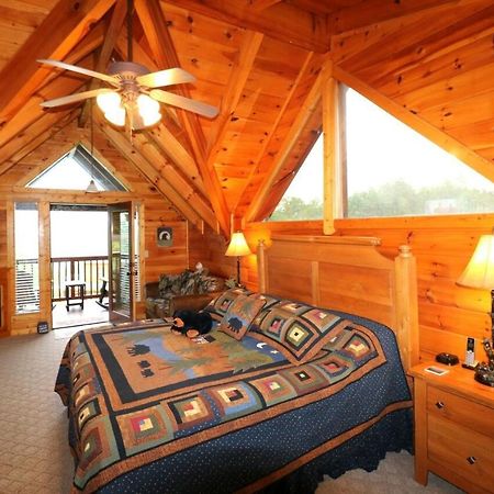 A Stone'S Throw Cabin Villa Pigeon Forge Bagian luar foto