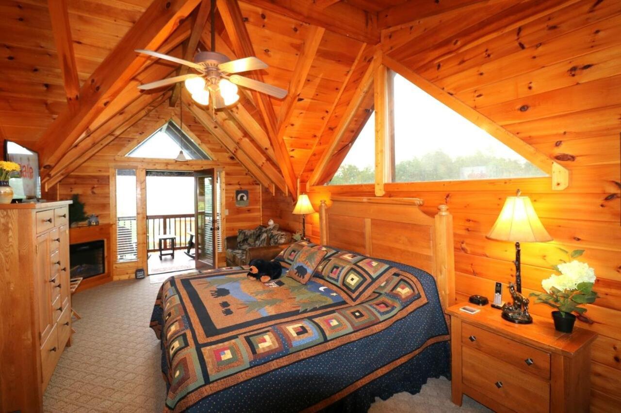 A Stone'S Throw Cabin Villa Pigeon Forge Bagian luar foto