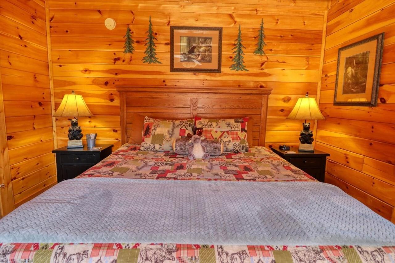 A Stone'S Throw Cabin Villa Pigeon Forge Bagian luar foto