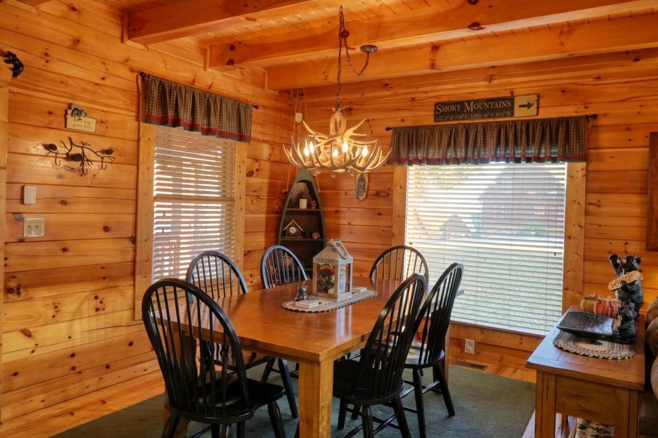 A Stone'S Throw Cabin Villa Pigeon Forge Bagian luar foto