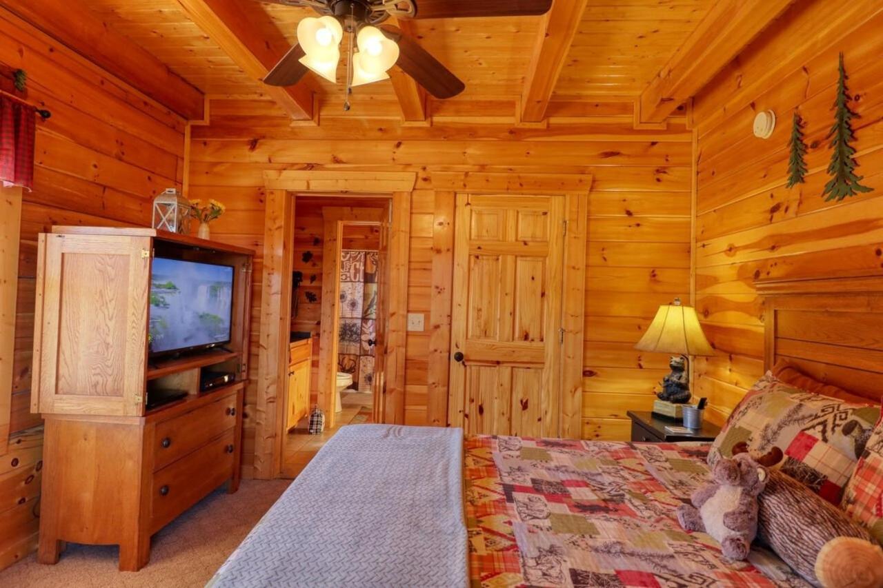 A Stone'S Throw Cabin Villa Pigeon Forge Bagian luar foto