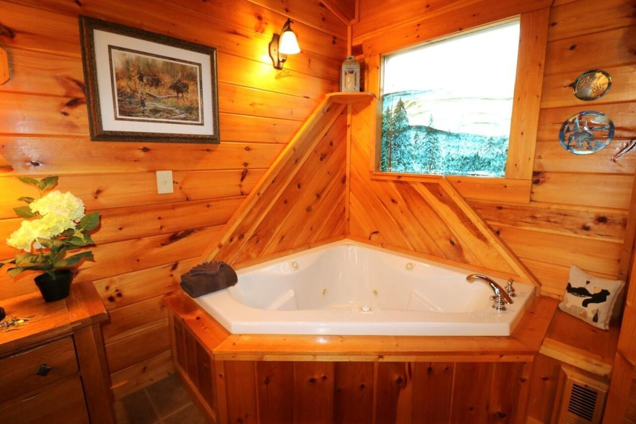 A Stone'S Throw Cabin Villa Pigeon Forge Bagian luar foto